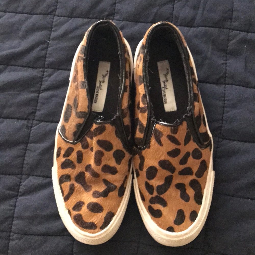Steve Madden leopard flats size 5